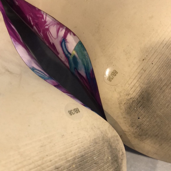 Bcbgeneration purple watercolor pointed toe heels size 8 - Picture 8 of 13